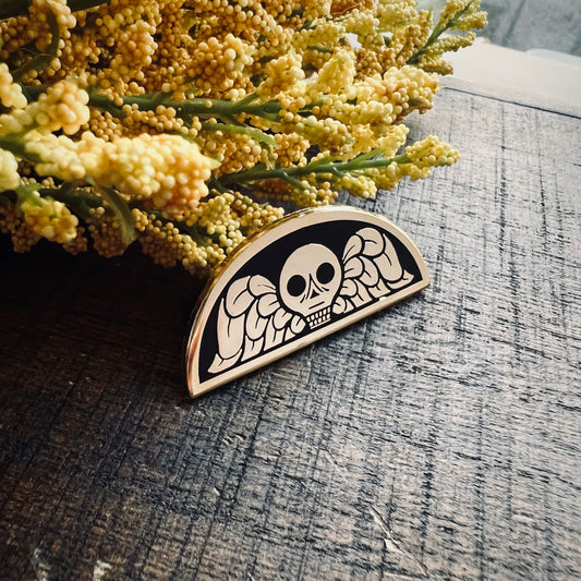 Death’s Head gold enamel pin